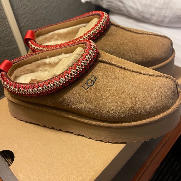 UGG Shoes - UGG platform Tasman slipper